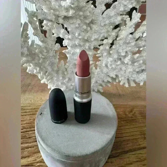 MAC Powder Kiss Lipstick ~ Sultry Move (921) ~ NEW in box! - Picture 10 of 11